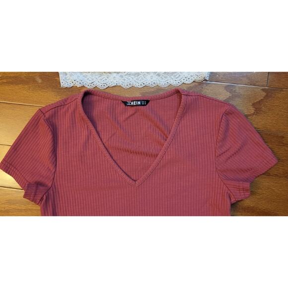 Shein Crop Top Juniors VNeck w/Floral Elastic Hem Size XS (Set of 2) Creme& Rose - Picture 10 of 14